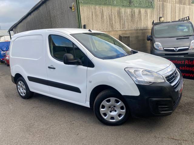 2017 Peugeot Partner 850 1.6 BlueHDi 100 Professional Van [non SS]