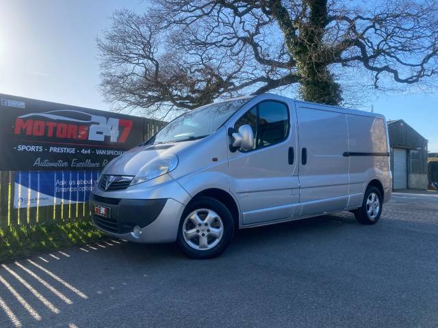 Vauxhall Vivaro 2.0CDTI [115PS] Sportive Van 2.9t Panel Van Diesel Silver