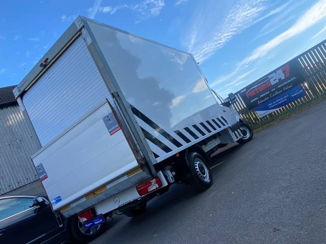 2105 Mercedes-Benz Sprinter 2.1 313 CDI WITH TAIL LIFT
