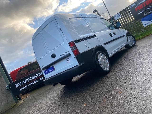 2011 Vauxhall Combo 2000 1.3CDTi 16V Crew Van [75PS]