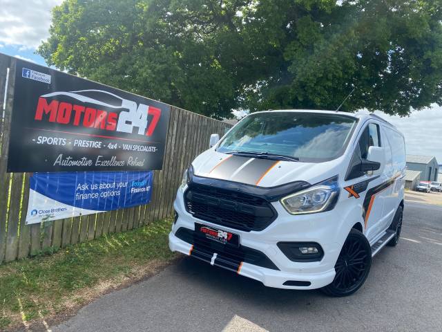 Ford Transit Custom 2.0 EcoBlue 130ps Low Roof Limited Van Panel Van Diesel White