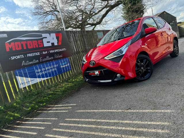 Toyota Aygo 1.0 VVT-i X-Play 5dr AIR CON Hatchback Petrol Red