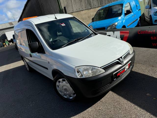 2011 Vauxhall Combo 1.2 COMBO 2000 CDTI 16V+AIR CON+240v INVERTER!