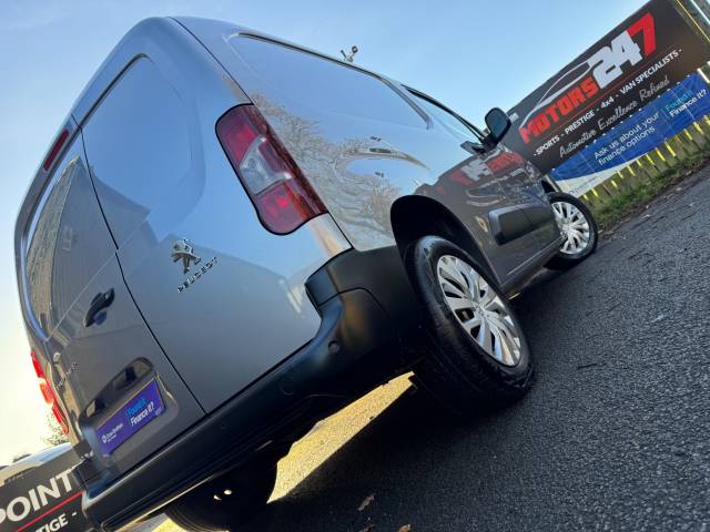 2021 Peugeot Partner 1000 1.5 BlueHDi 100 Professional Van+AIR CON+CRUISE+EURO6+1 OWNER!