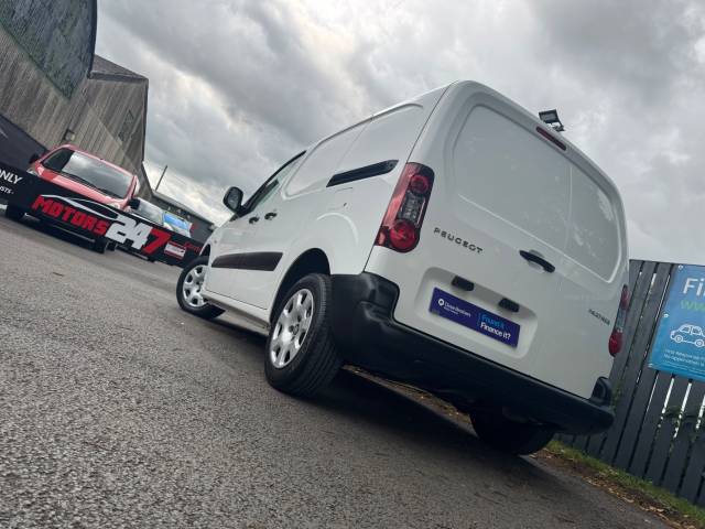2018 Peugeot Partner 625 SE 1.6 16v 98 Van++JUST 13000 MILES!!++1 OWNER!!+EX AIRPORT!!