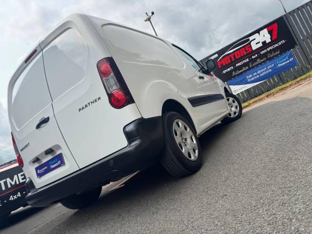 2018 Peugeot Partner 625 SE 1.6 16v 98 Van++JUST 13000 MILES!!++1 OWNER!!+EX AIRPORT!!