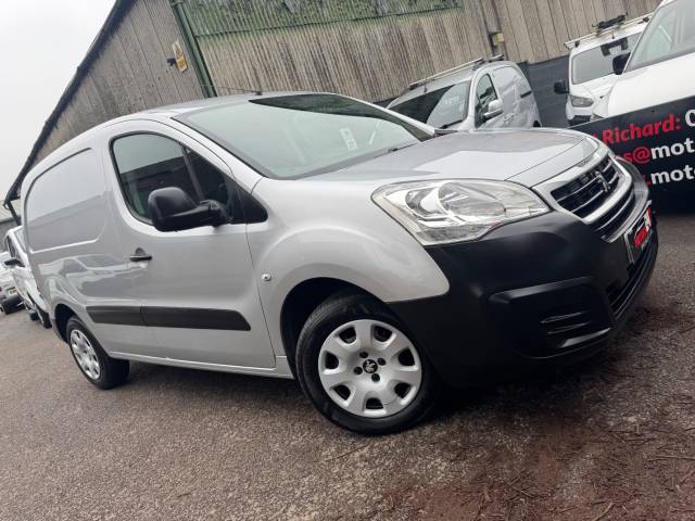 2017 Peugeot Partner PARTNER 850 SE 1.6 BlueHDi EURO 6 100 VAN+FULL SERVICE HSITORY!+AIR CON!+CRUISE!+2 KEYS!+L@@K