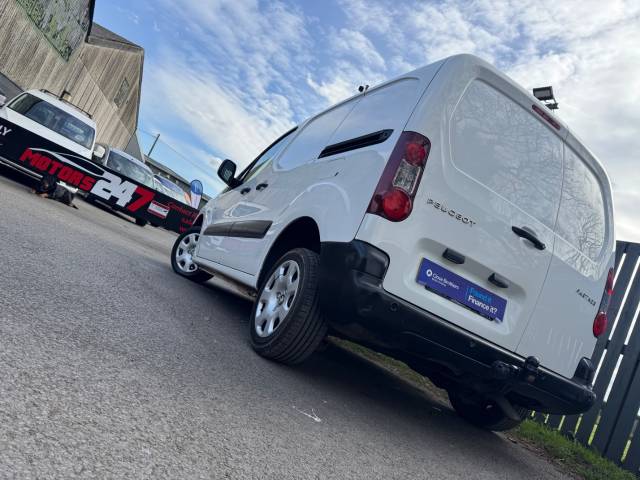 2018 Peugeot Partner PARTNER 850 1.6 BlueHDi 100 PROFESSIONAL+EURO 6+SAT NAV!+AIR CON!+CRUISE!+TOW BAR!+NO VAT!+