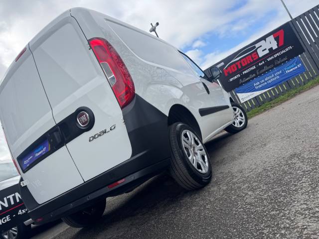 2017 Fiat Doblo DOBLO 1.3 MULTIJET 16V 95 VAN+CRUISE!+AIR CON!+REAR PARKING SENSORS!+NO VAT!+
