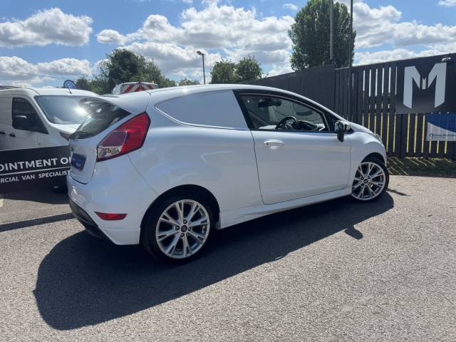 2017 Ford Fiesta FIESTA 1.5 TDCi SPORT VAN+AIR CON!+CRUISE!+HEATED FRONT SCREEN!+EURO 6!+L@@K!