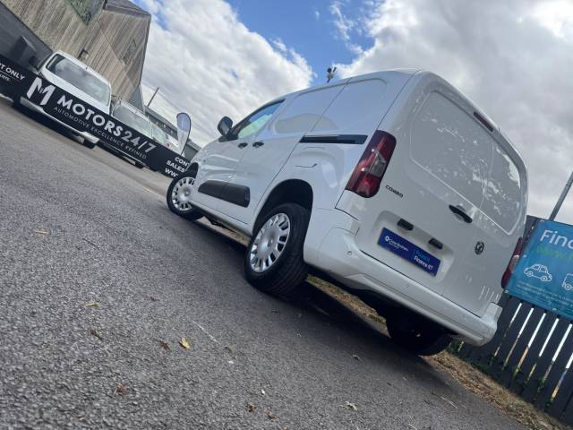 2020 Vauxhall Combo Cargo COMBO 2300 1.5 Turbo D 100ps H1 L1 SPORTIVE VAN+AIR CON!+CRUISE!+DAB!+1 OWNER!+
