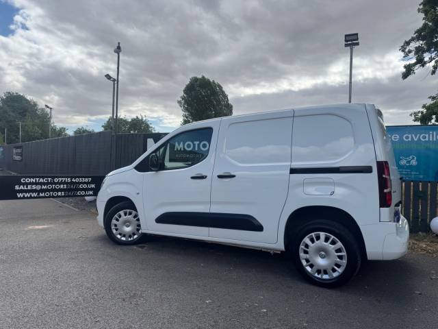2020 Vauxhall Combo Cargo COMBO 2300 1.5 Turbo D 100ps H1 L1 SPORTIVE VAN+AIR CON!+CRUISE!+DAB!+1 OWNER!+